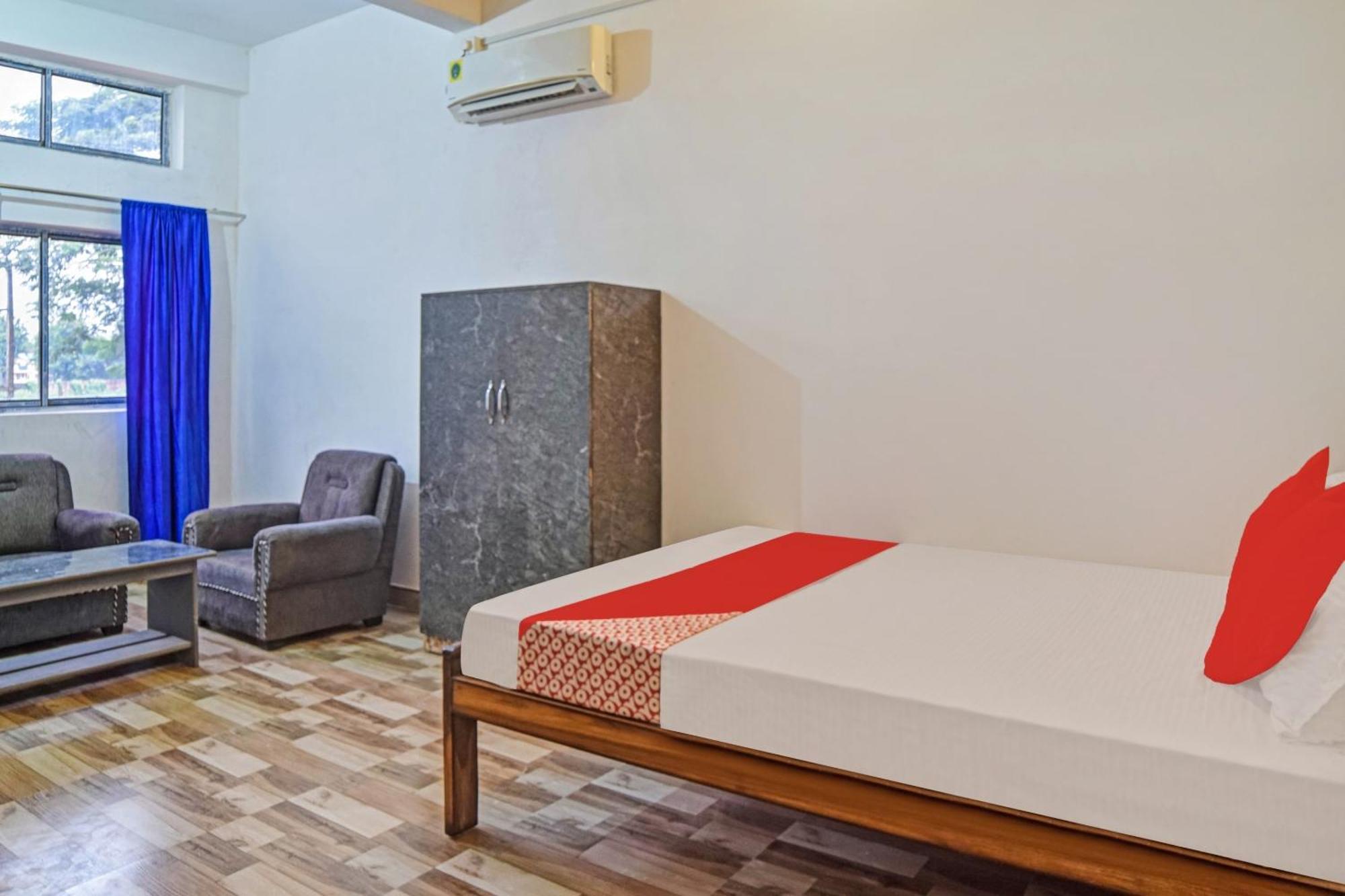 Spot On Jp Guest House Kaharpara Exteriér fotografie