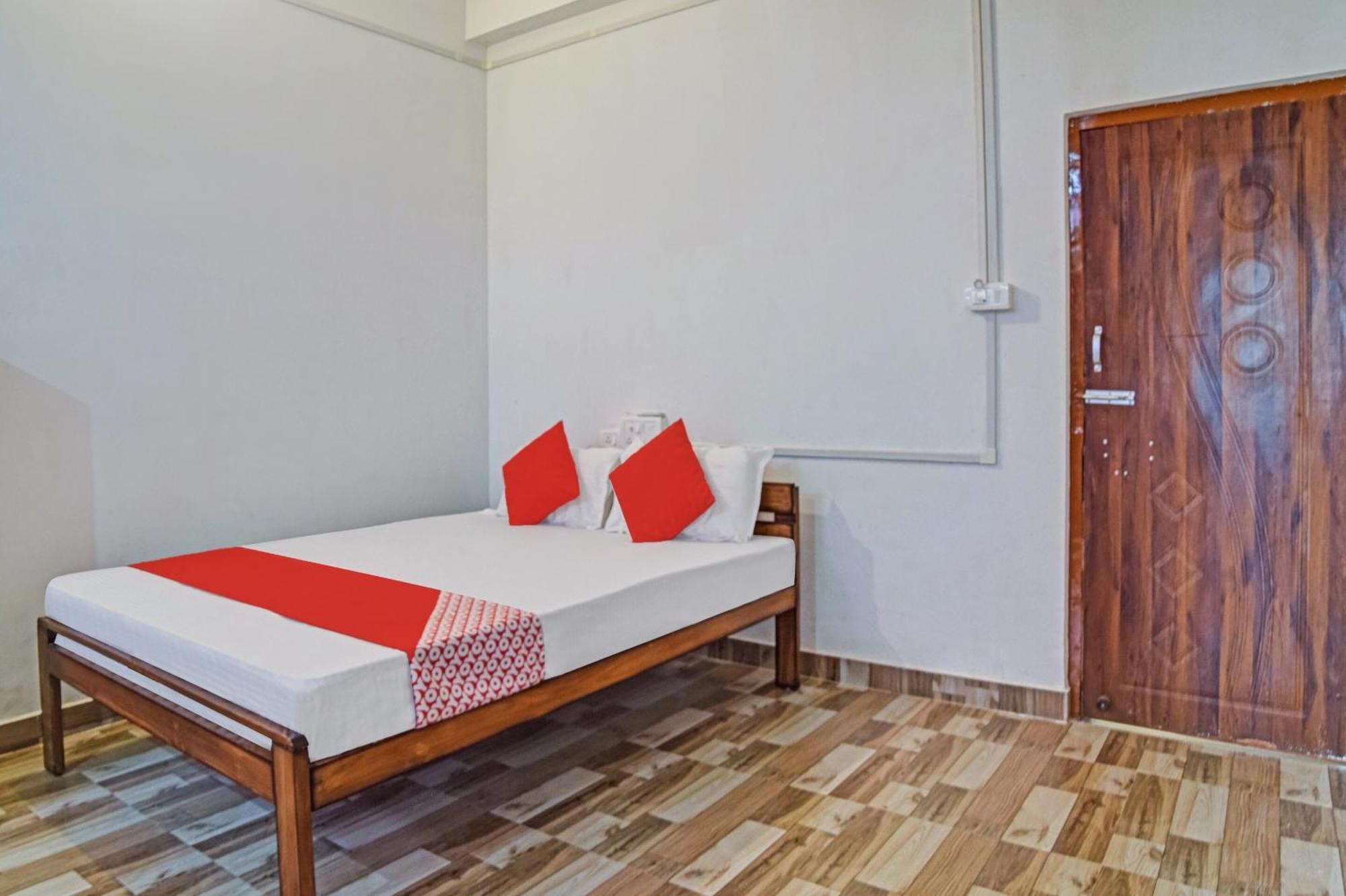 Spot On Jp Guest House Kaharpara Exteriér fotografie