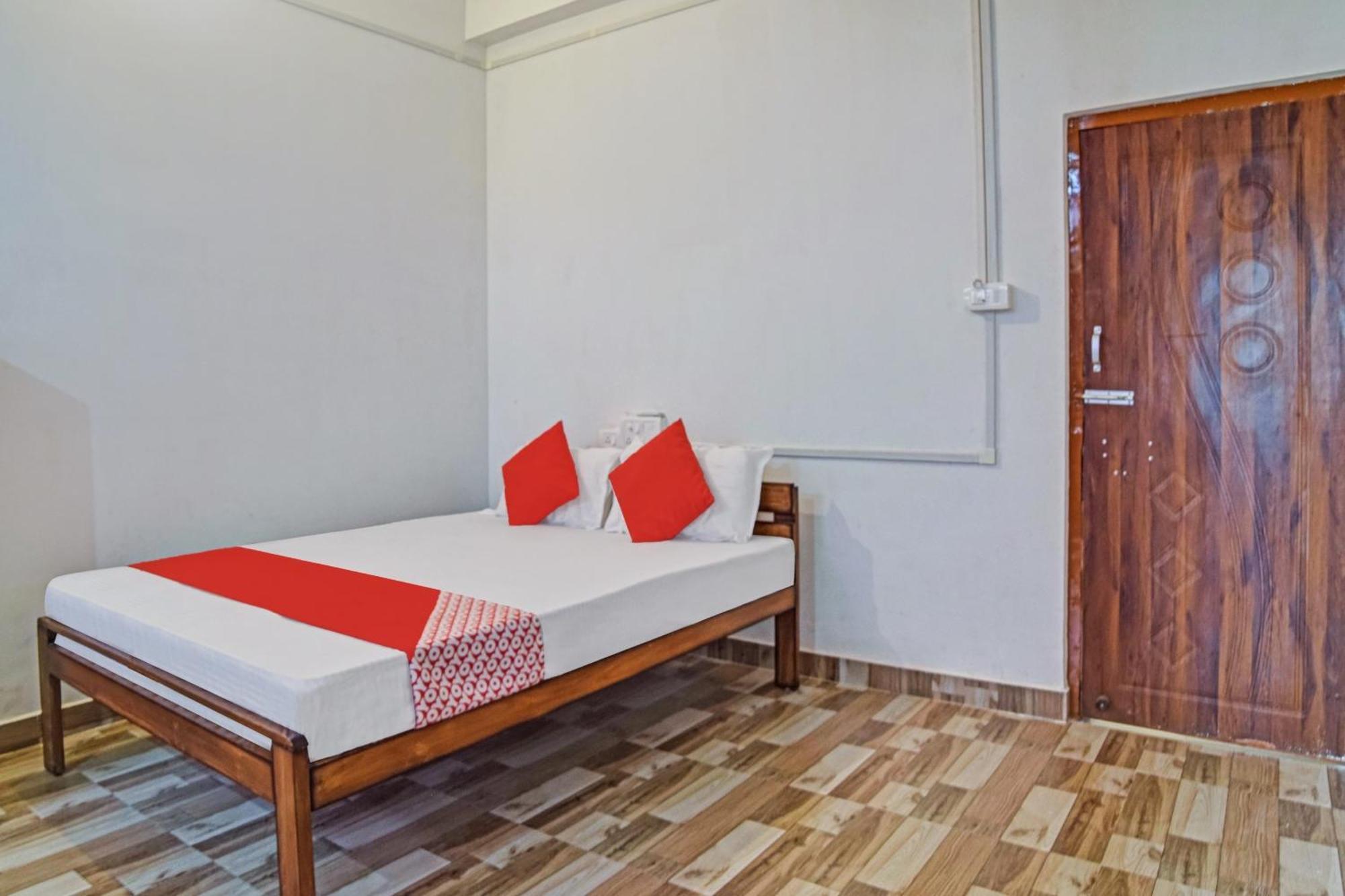 Spot On Jp Guest House Kaharpara Exteriér fotografie