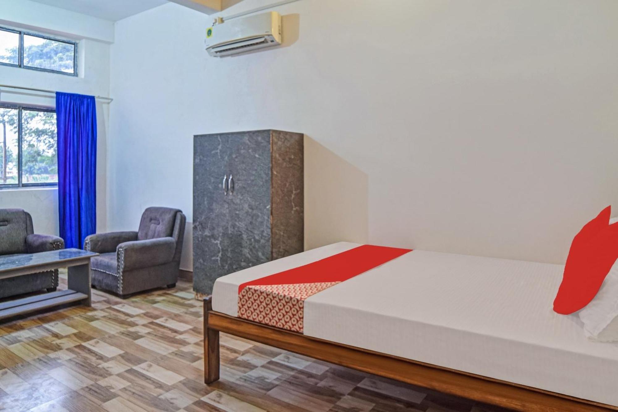 Spot On Jp Guest House Kaharpara Exteriér fotografie