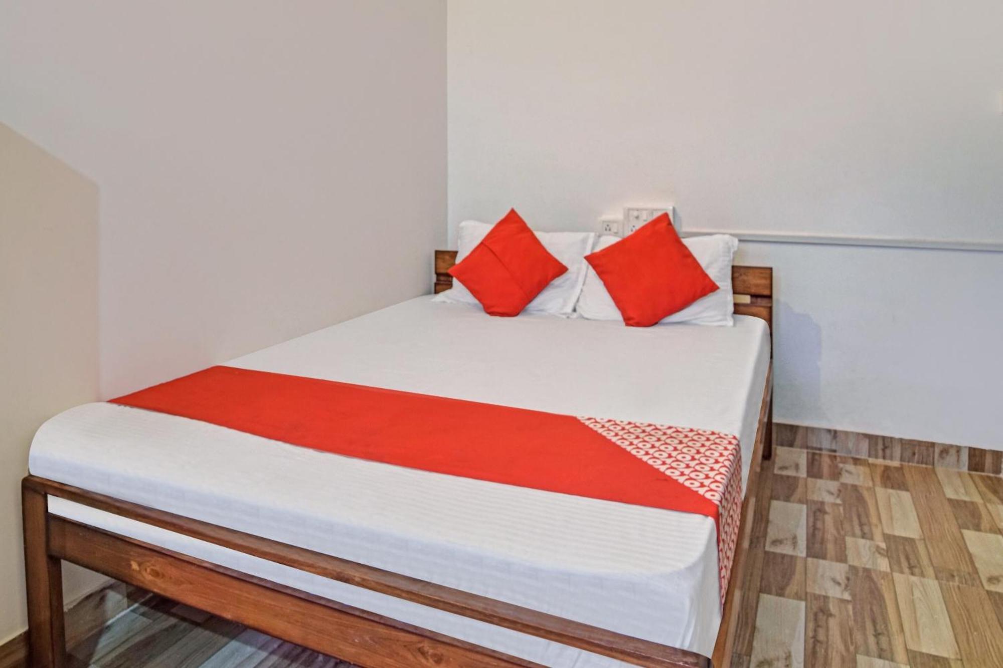 Spot On Jp Guest House Kaharpara Exteriér fotografie
